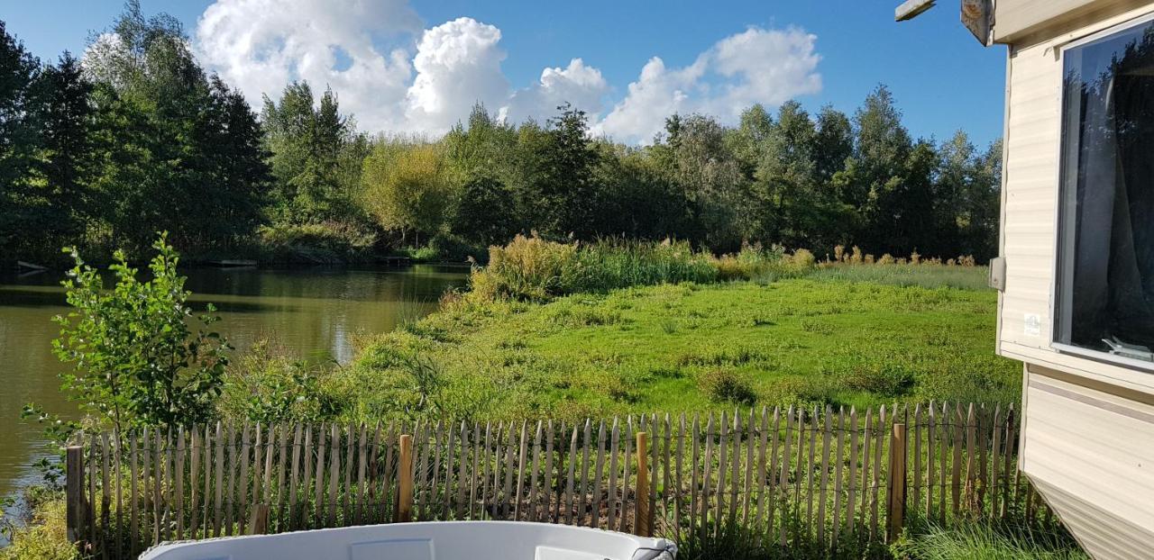 Carafun Aan Het Water Ooltgensplaat Villa Luaran gambar
