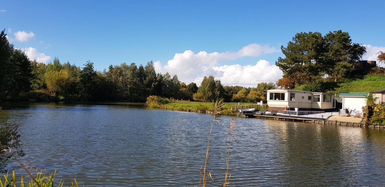 Carafun Aan Het Water Ooltgensplaat Villa Luaran gambar