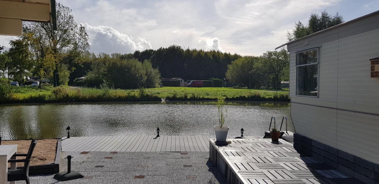 Carafun Aan Het Water Ooltgensplaat Villa Luaran gambar
