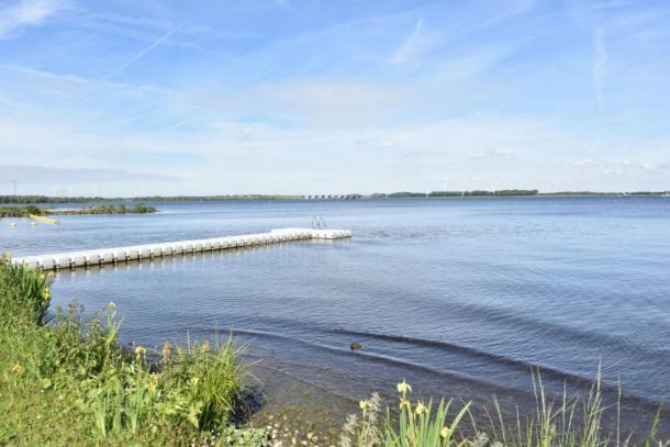 Carafun Aan Het Water Ooltgensplaat Villa Luaran gambar
